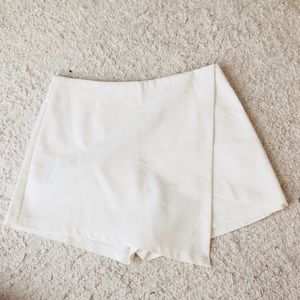 Asymmetrical skort